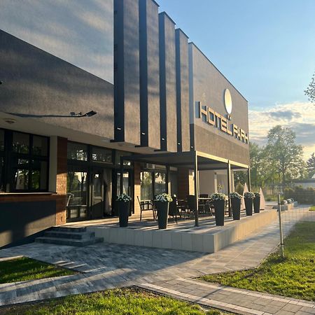Hotel Park Opoczno Kültér fotó