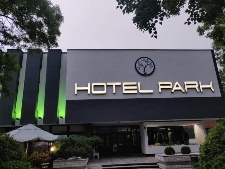 Hotel Park Opoczno Kültér fotó