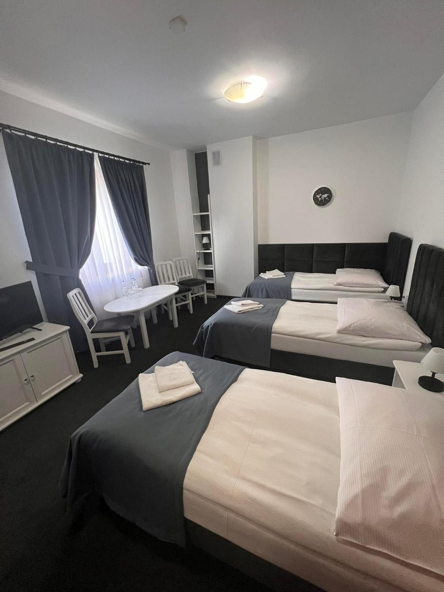 Hotel Park Opoczno Kültér fotó