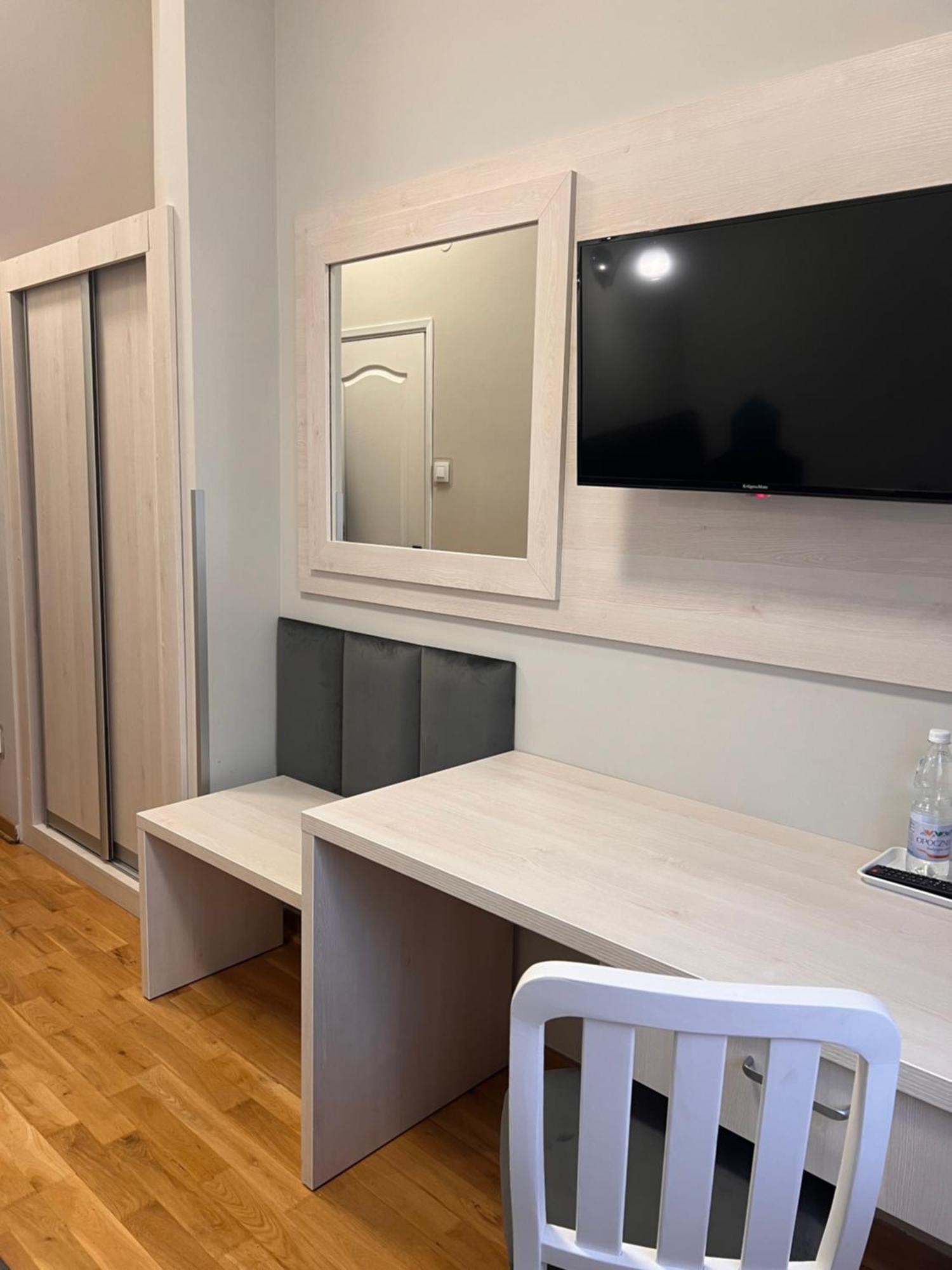 Hotel Park Opoczno Kültér fotó