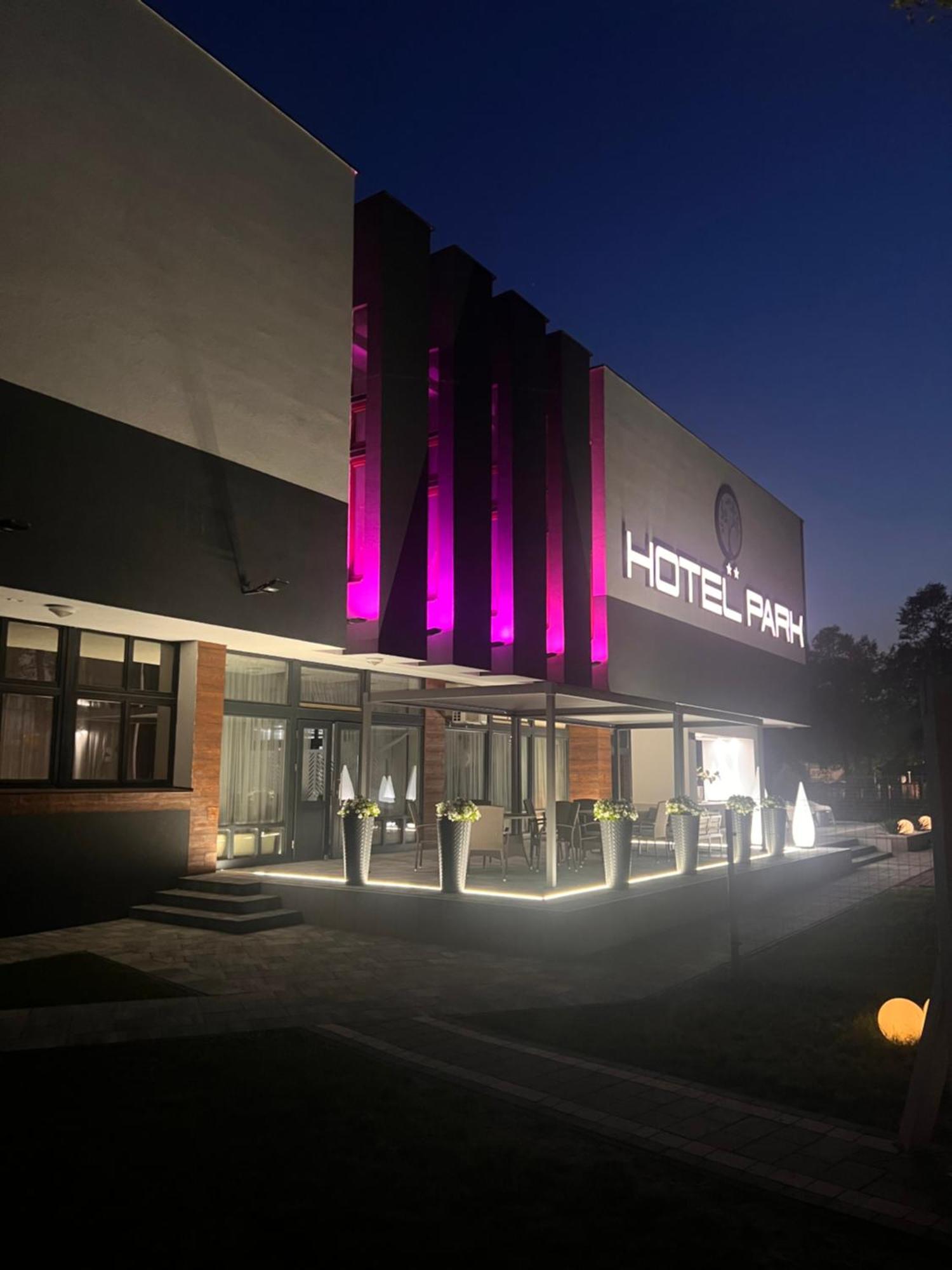 Hotel Park Opoczno Kültér fotó