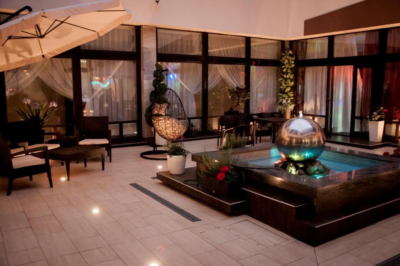 Hotel Park Opoczno Kültér fotó